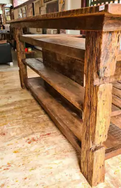 Ilha Gourmet de Madeira em Demolição 4 Gavetas e 2 Portas - Marcenaria Tiradentes - Móveis e Decoração Artesanais de alto padrão