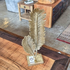 Escultura Decorativa 2 Folhas em Metal Dourada com Base - loja online
