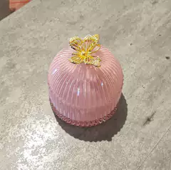 Potiche Decorativo de Vidro Rosa com Tampa com Borboleta na internet
