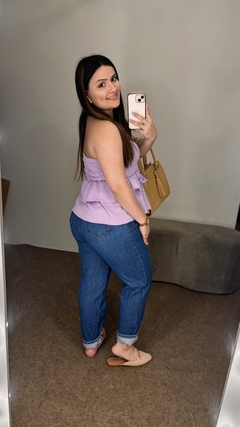 CALCA JEANS MOM MODELADORA CINTURA ALTA - AZUL MEDIO - Roupas Femininas da Moda: Atualize Seu Guarda-Roupa com a D'SARRAZIN