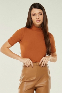 BLUSA GOLA ALTA MANGA 3/4 - comprar online
