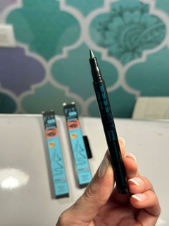 Delineador de Ojos Fit Me fibra negro