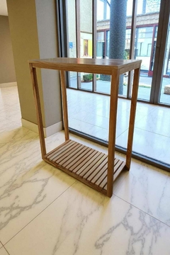 Mesa de arrime para local en internet