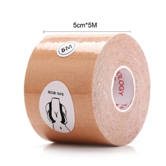 Boob tape | Fita adesiva para os seios na internet