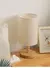 Luminária de Mesa Minimalista em Madeira com Cúpula de Tecido e USB