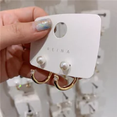 Pendientes de perlas chapadas en oro de 14K para mujer, joyería delicada (CMP ART10063)