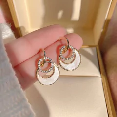 Exquisitos pendientes de gota redondos de luna geométrica chapados en oro Real (CMP ART10040) en internet