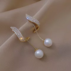 Pendientes largos de perlas de imitación para mujer (CMP ART10084) en internet