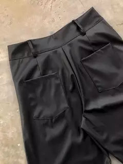 Wide leg de ecocuero en internet