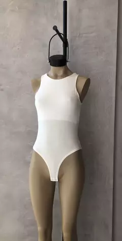 Bodies musculosa - cuello redondo en internet