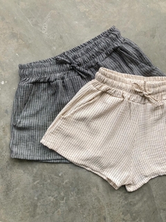 Shorts de lino rayados