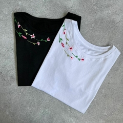 Remeras bordadas - comprar online