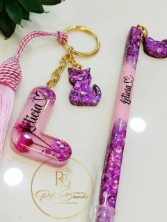 Kit Caneta Reta + Chaveiro Letra - comprar online