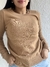 Sweater con líneas combinadas en internet