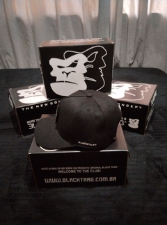Bone Aba Curva Black Bull's - comprar online