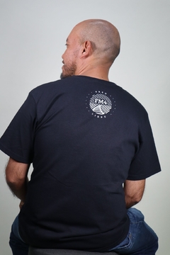 Playera "Ningún Ser Humano es Ilegal" Ilustración - FM4 PASO LIBRE