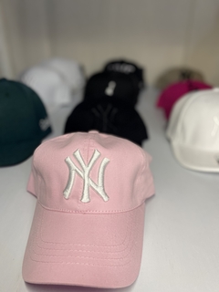 Gorra NY rosa - comprar online
