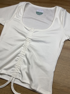 Remera de morley con frunce blanca en internet