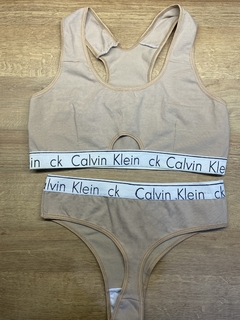 Conjunto CK Calvin beige en internet