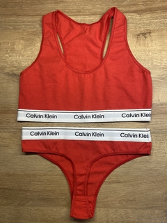Conjunto CK rojo en internet