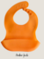 Babero De Silicona Premium Liso Con Bolsillo Regulable - comprar online