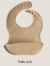 Babero De Silicona Premium Liso Con Bolsillo Regulable - tienda online