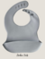 Babero De Silicona Premium Liso Con Bolsillo Regulable - comprar online