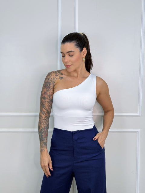 BLUSA CATARINA OMBRO SÓ OFF WHITE - comprar online