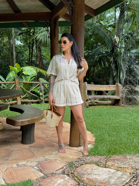 SHORT CROCHET MARGARIDA OFF WHITE COM BEGE