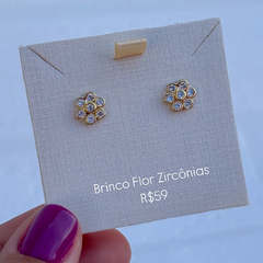 Brinco Flor Zircônias