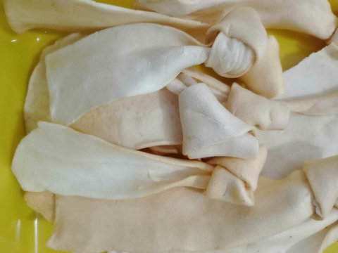 CORBATA CHICA MASTICABLE