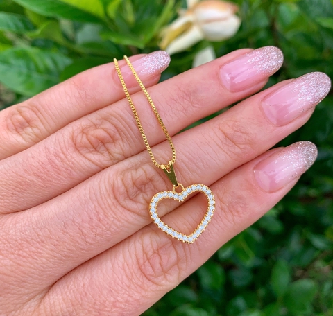 COLAR CORAÇÃO VAZADO