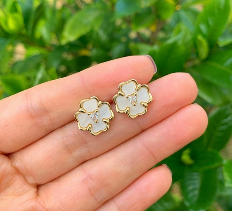 BRINCO FLOR MADREPÉROLA - comprar online