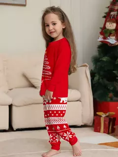 Imagen de Pijamas navideñas para bebés, madre e hijo.