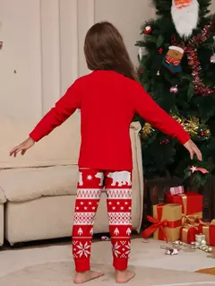Pijamas navideñas para bebés, madre e hijo.