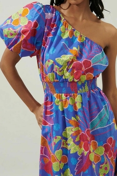 VESTIDO LARGO ESTAMPADO AZUL CON FLORES UNA MANGA - comprar en línea