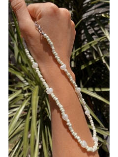 Choker con corazones perlados