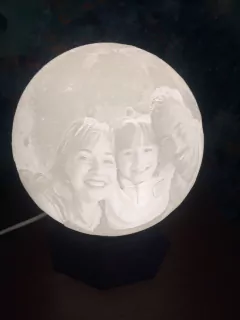 Lámpara Luna personalizada con foto y texto en internet