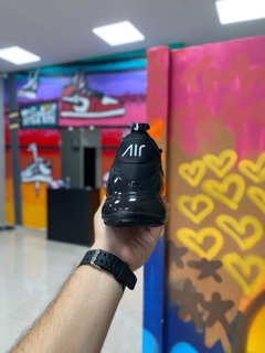 NIKE AIR MAX 270 PRETO/BRANCO - Tenis Bessa