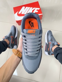 NIKE AIR MAX 90 GRAFITE/LARANJA - comprar online