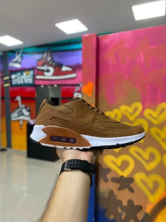 NIKE AIR MAX 90 MARROM na internet