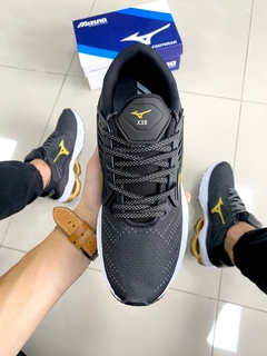 MIZUNO WAVE CREATION 22 PRETO/DOURADO - comprar online