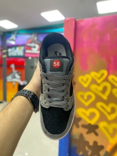 NIKE SB DUNK LOW 58 GOULF CINZA/VERMELHO - comprar online