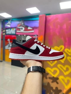 NIKE SB DUNK LOW BRANCO/VERMELHO na internet