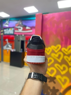 NIKE SB DUNK LOW BRANCO/VERMELHO - Tenis Bessa