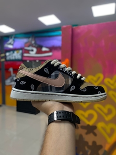 NIKE SB DUNK LOW CACTUS JACK na internet