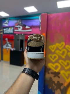 NIKE SB DUNK LOW CACTUS JACK - Tenis Bessa