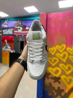 NIKE SB DUNK LOW CINZA/VERDE - comprar online