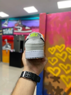 NIKE SB DUNK LOW CINZA/VERDE - Tenis Bessa