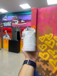 NIKE AIR FORCE CANO ALTO BRANCO - Tenis Bessa